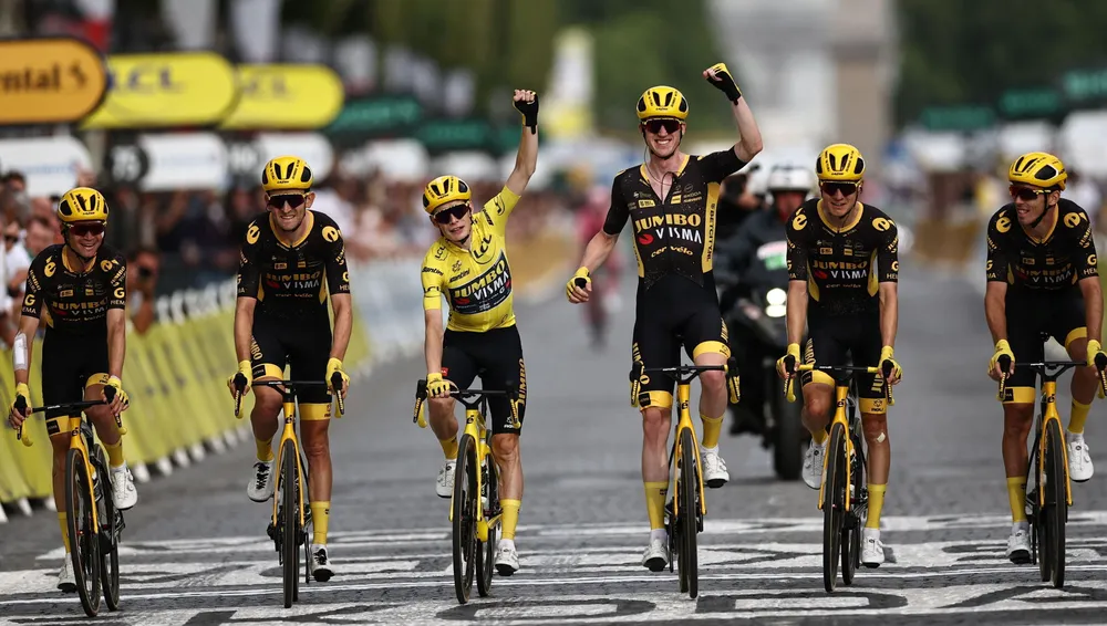 Jumbo-Visma chiến thắng cả 3 Grand Tour trong năm 2023