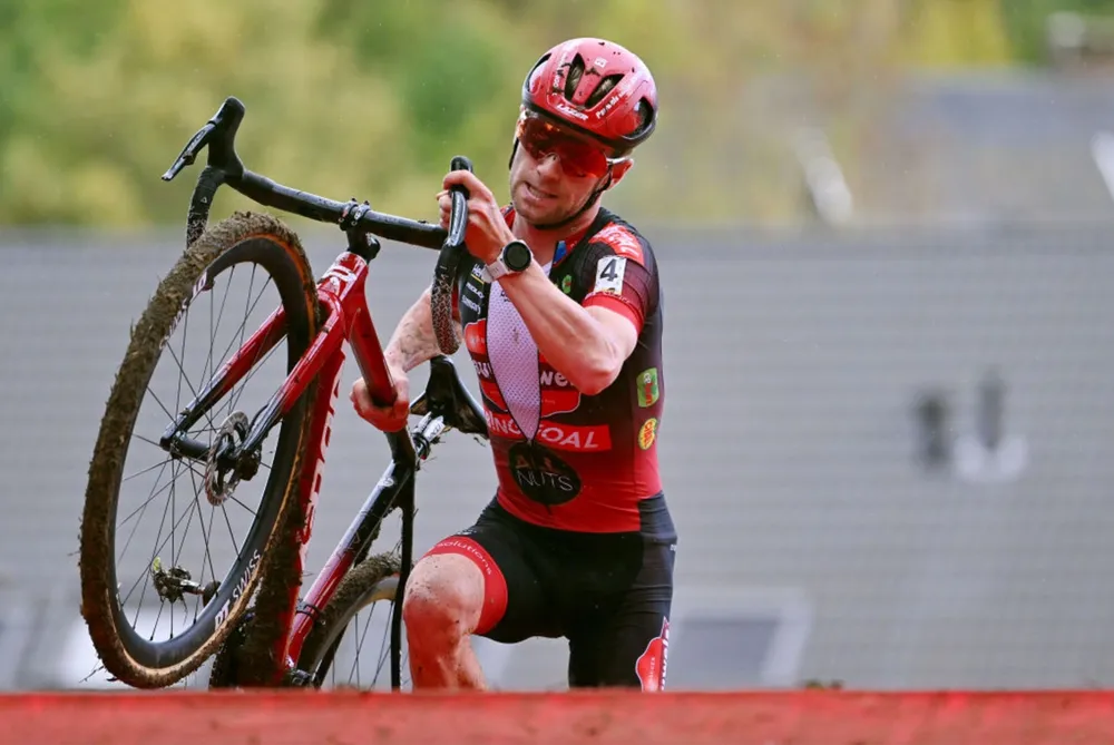 Eli Iserbyt thi đấu đầy nỗ lực