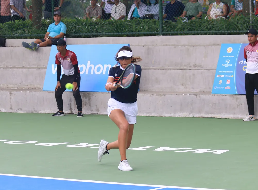 Demi Trần đem về cho Quân đội 2 chiếc HCV đơn nữ và đôi nữ