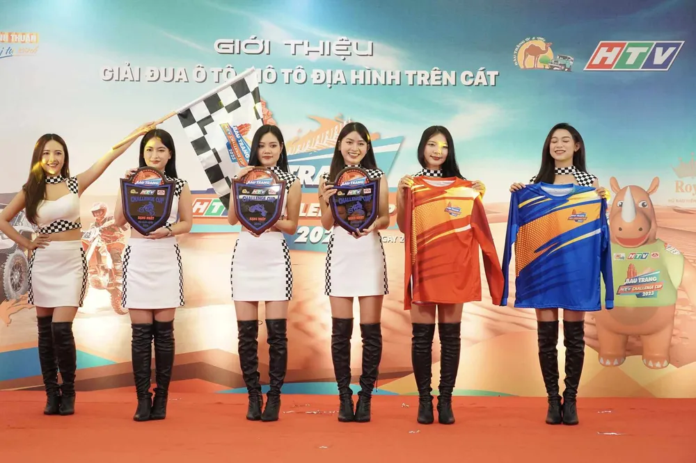 BTC giới thiệu áo đấu của giải