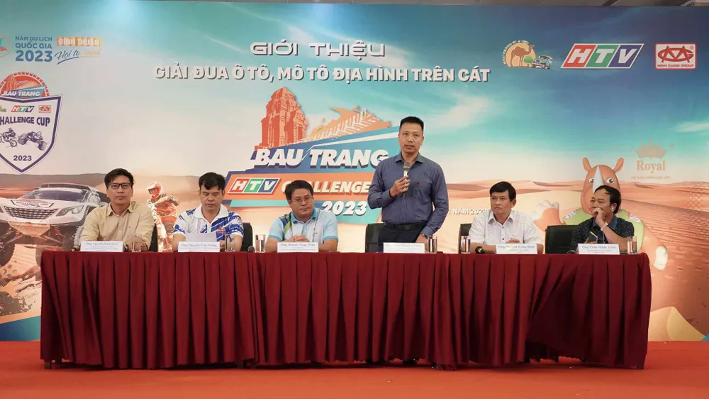 Quang cảnh buổi họp báo