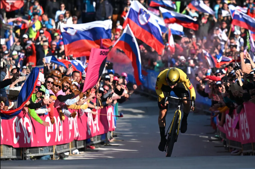 Primoz Roglic chiến thắng màn cá nhân tính giờ nhiều đèo dốc tại Giro d’Italia 2023