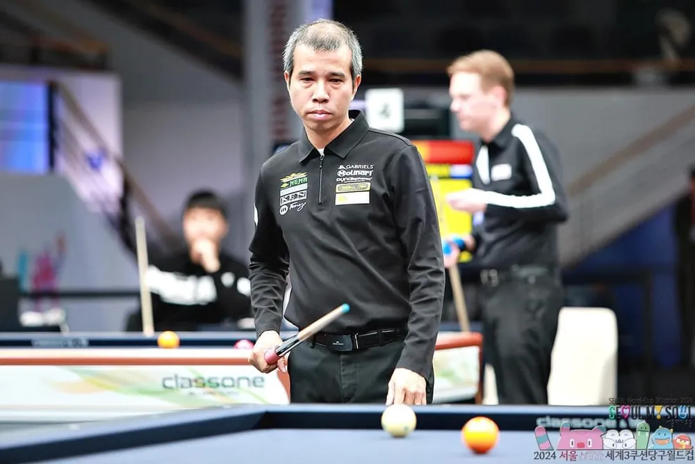 Trần Quyết Chiến lách qua cửa hẹp vào vòng trong