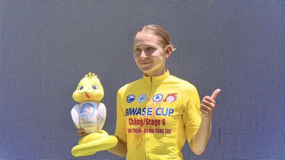 Ngoại binh Natalia Frolova giành áo vàng cả 2 giải Biwase