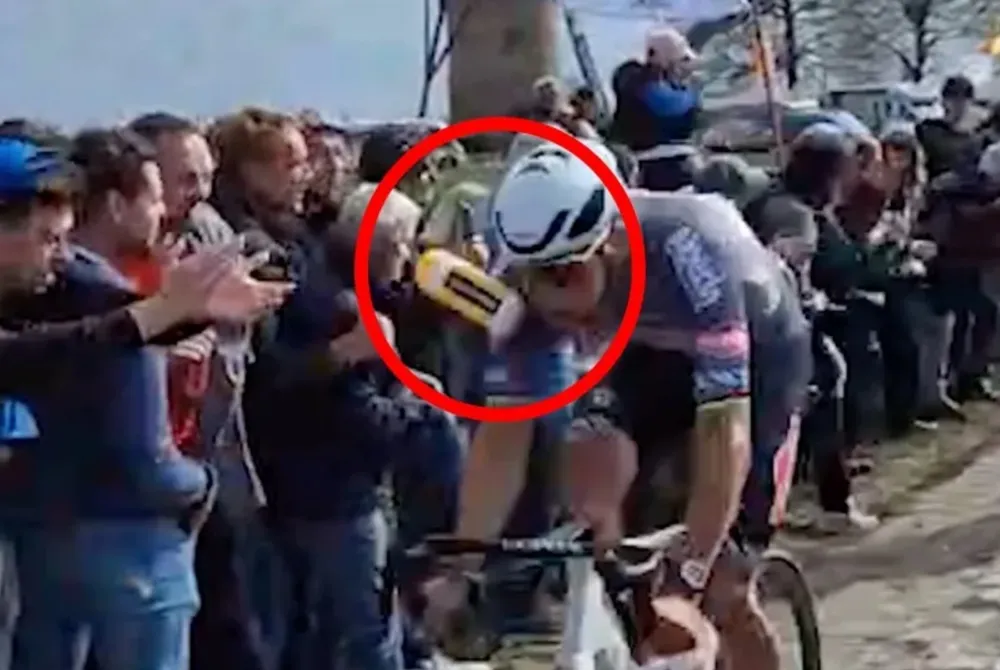 Mathieu van der Poel bị chọi chai nước