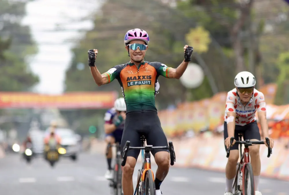 Niềm vui của Nguyễn Hoàng Sang khi về đích lật đổ Áo cam