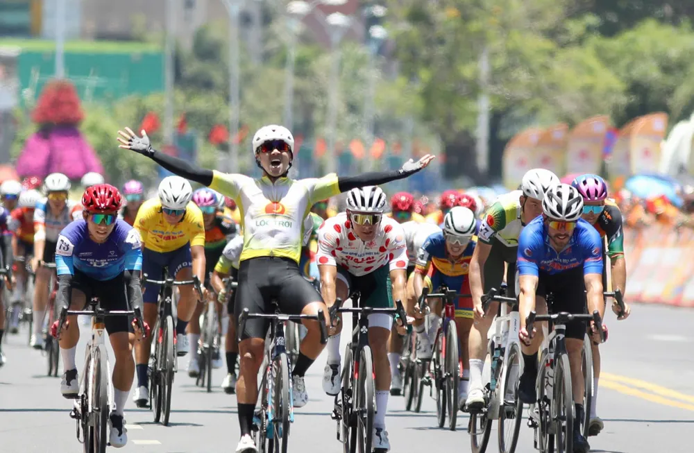 Niềm vui chiến thắng của Nguyễn Tấn Hoài