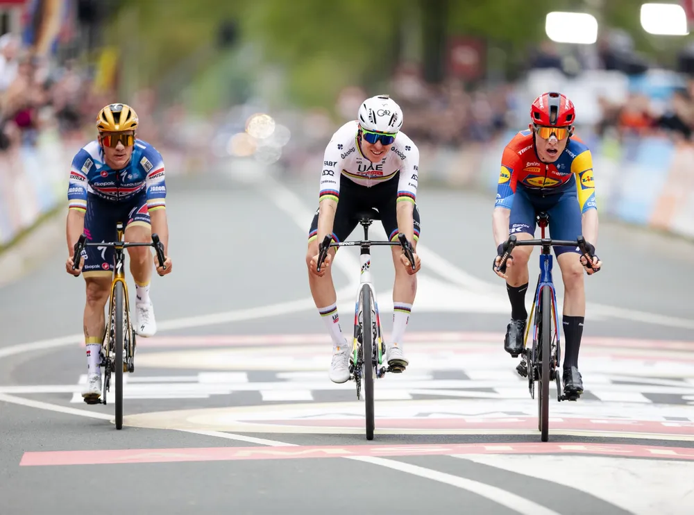 Mattias Skjelmose chiến thắng trong màn nước rút nghẹt thở