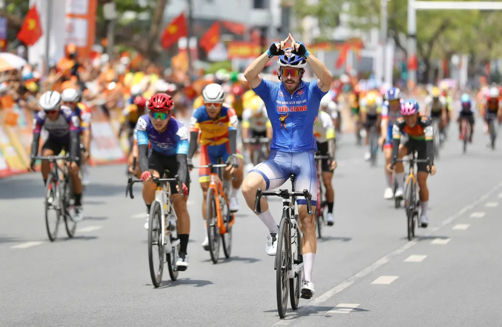 Nick Kergozou không có đối thủ xứng tầm trong các pha nước rút