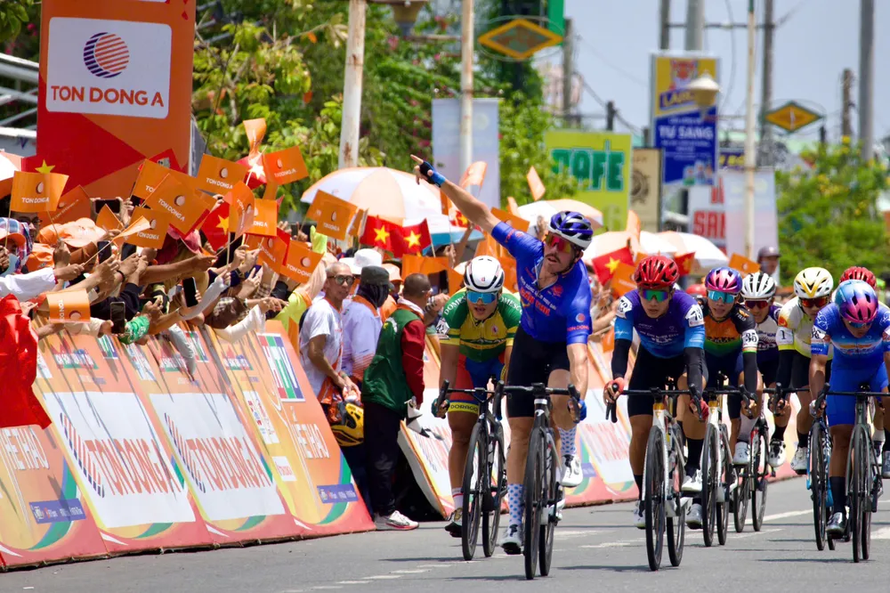 Nick Kergozou lần thứ 10 thắng chặng