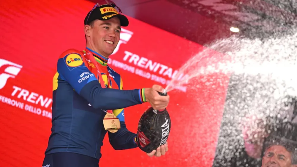 Mads Pedersen vui mừng với chiến thắng lần thứ 4