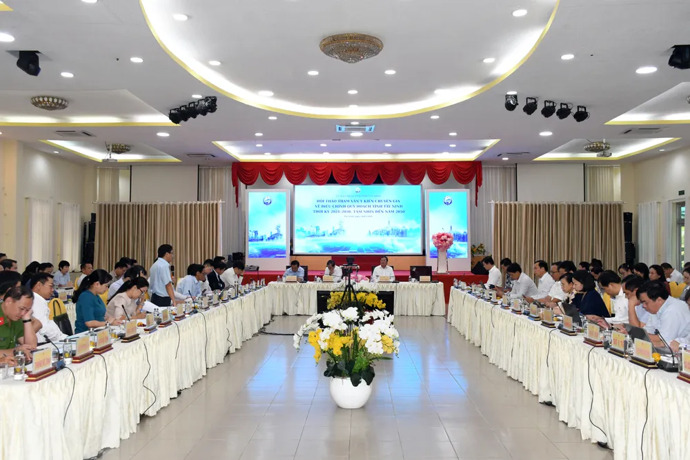 quang canh hoi thao.jpg