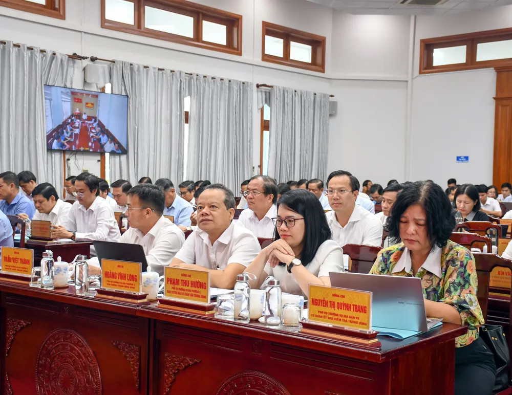 trung uong.jpg