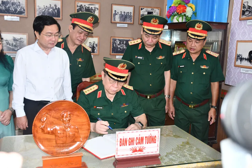ghi cảm tưởng.jpg