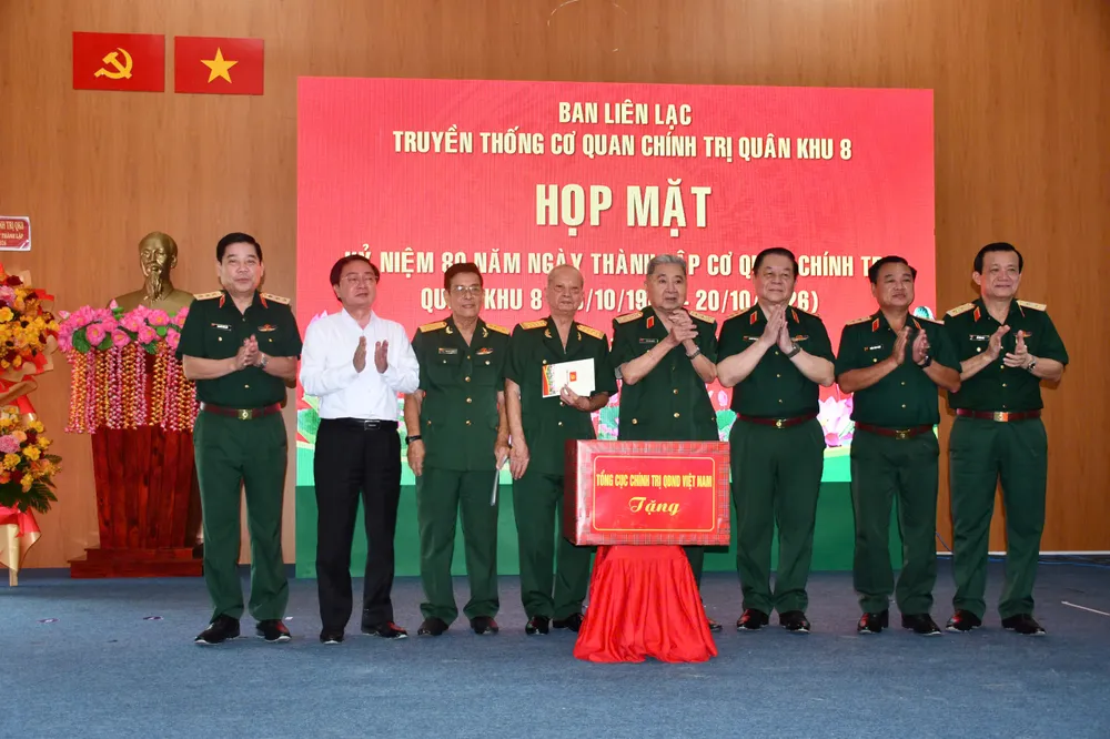 tang qua.jpg