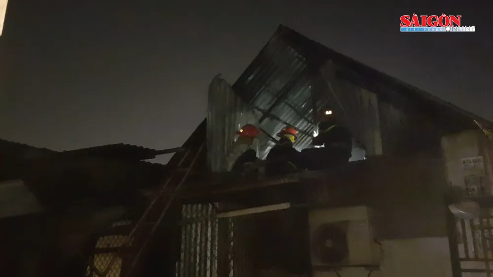 Quán lẩu dê cháy, nghi do chập điện 