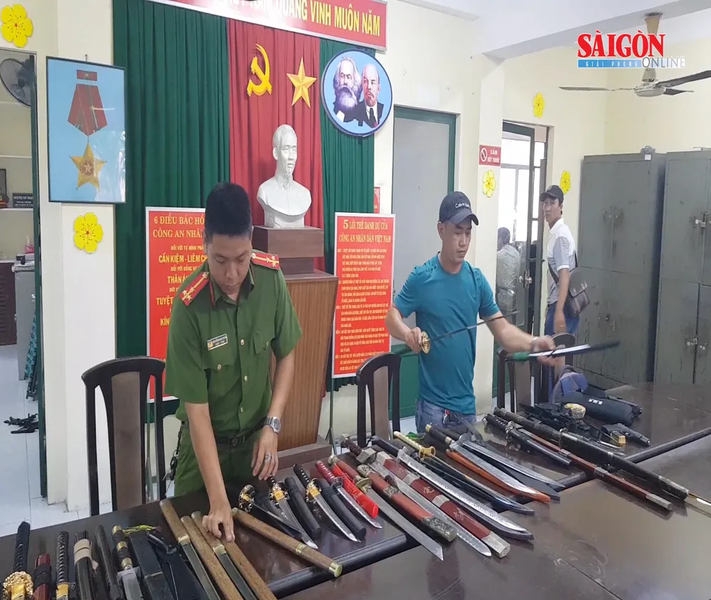 Phát hiện kho “hàng nóng” trị giá trên 50 triệu đồng  tại TPHCM