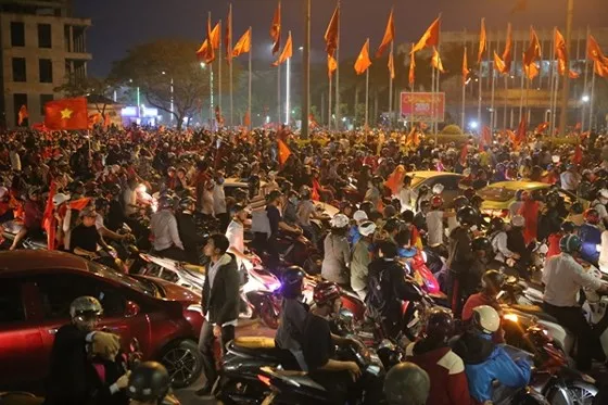 Cả nước vỡ òa trước kỳ tích của U23 Việt Nam ảnh 45