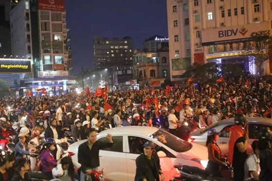 Cả nước vỡ òa trước kỳ tích của U23 Việt Nam ảnh 46