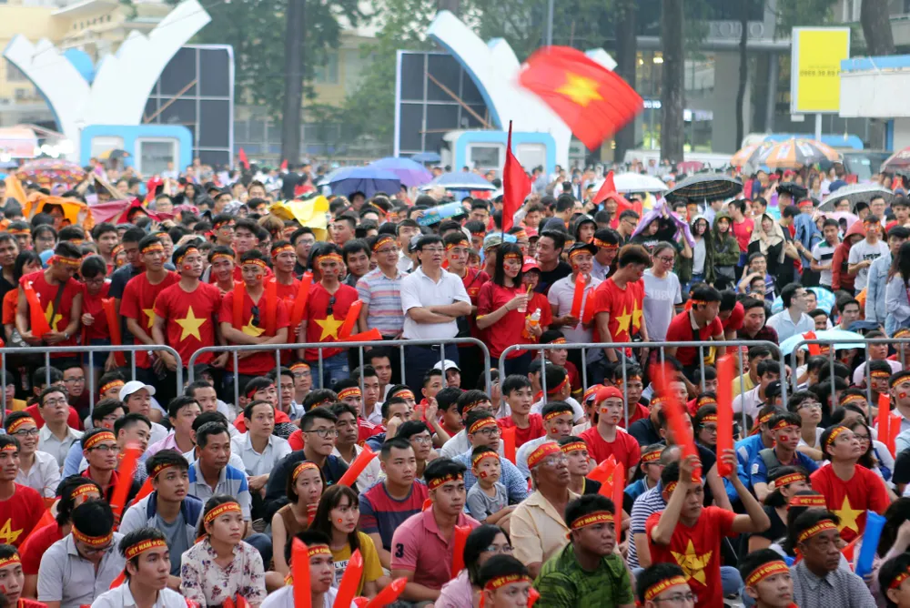 Cả nước vỡ òa trước kỳ tích của U23 Việt Nam ảnh 14