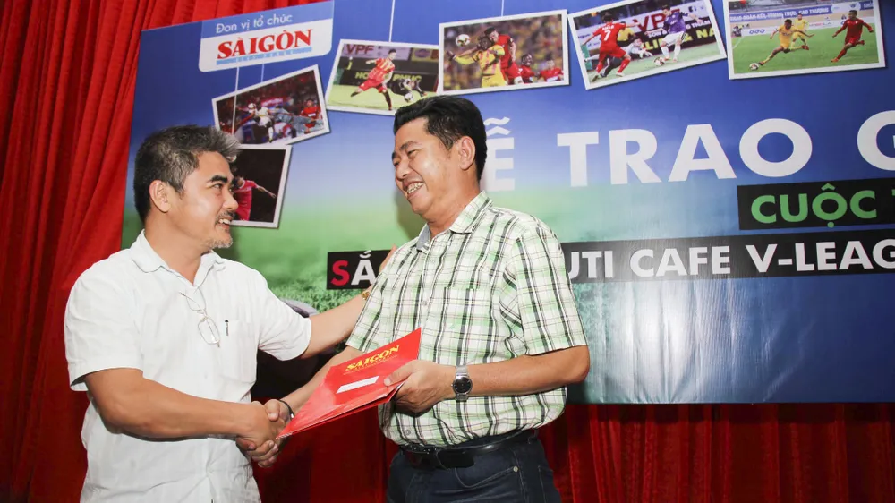 Trao giải tháng 3 cuộc thi ảnh “Sắc màu Nuti Café V-League 2018”