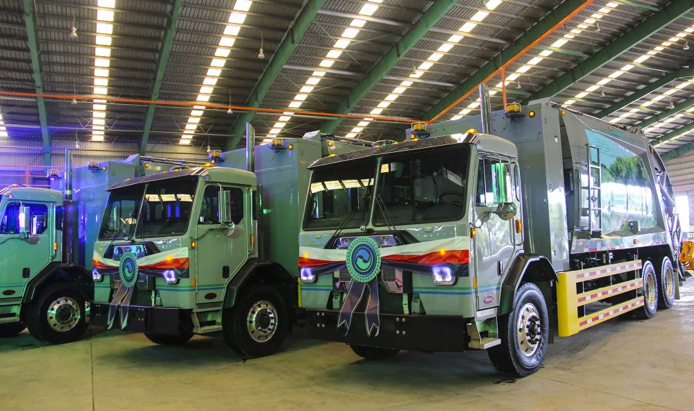 VWS tặng 6 chiếc xe vận chuyển rác thải chuyên dụng trị giá hơn 60 tỷ đồng ảnh 2