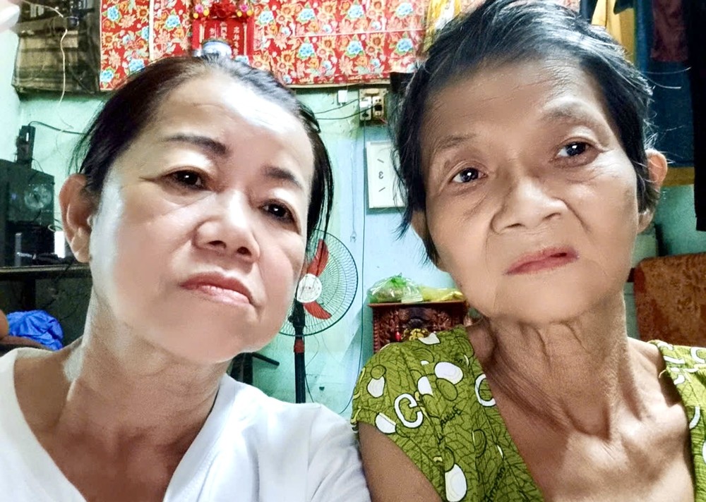 冯美玉与冯丽萍两姐妹。