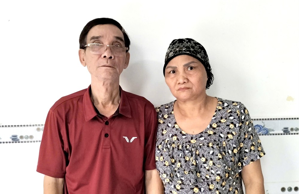 阮氏界与丈夫。