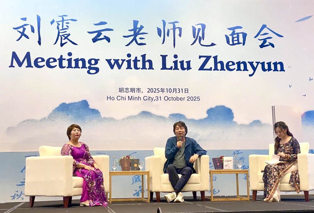 作家刘震云与读者交流。