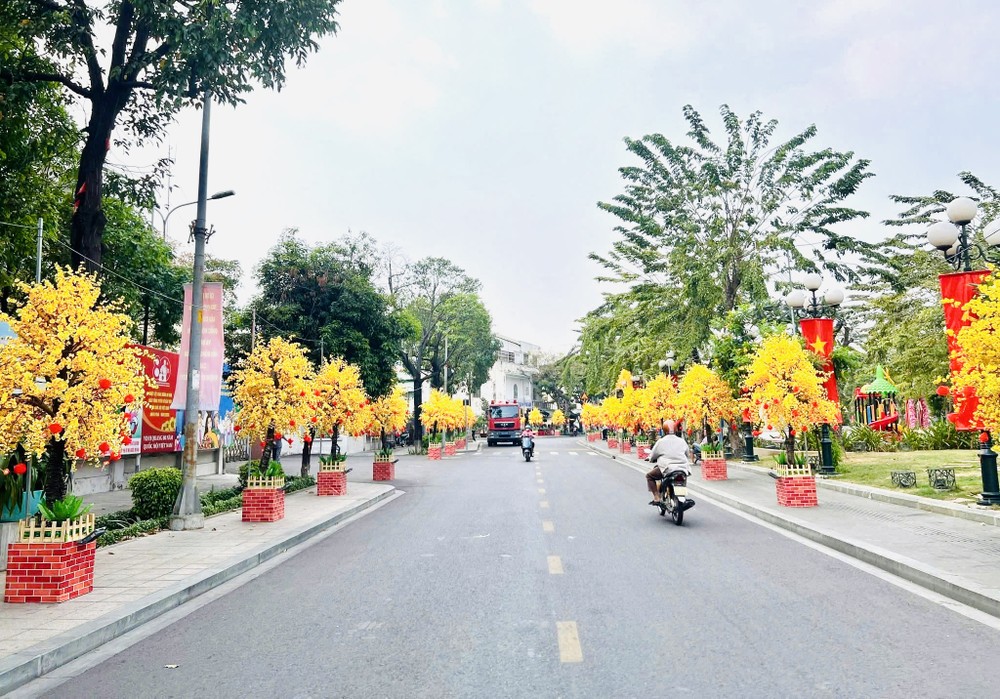 “高文楼黄梅花街”增添春节气氛。