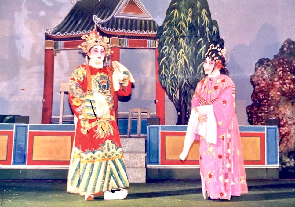 粤剧即将上演。