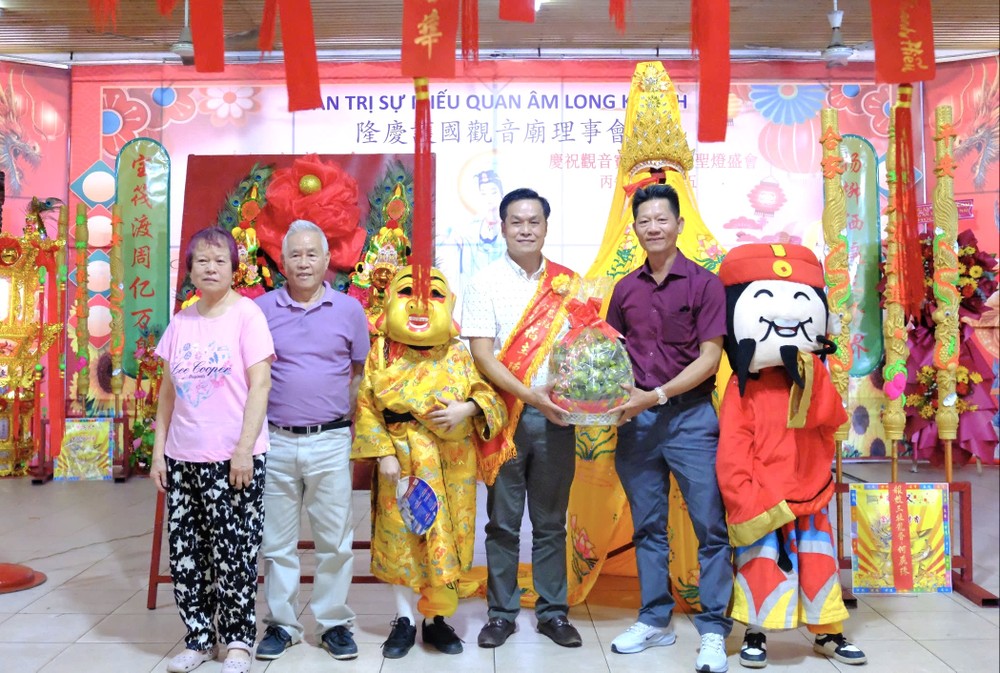 陈昶霖先生第三年以3亿2800万元投的《观音慈袍组合》。