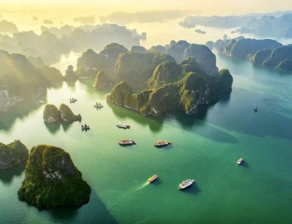 景色优美的下龙湾。（图：互联网）