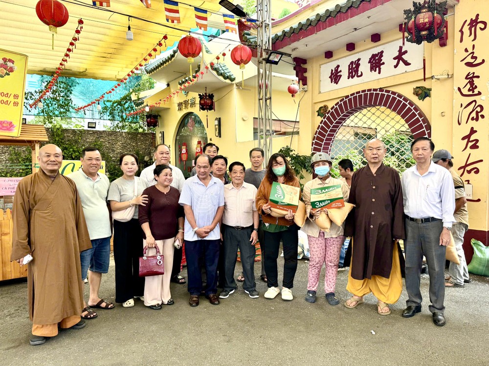 IMG_4477.jpeg-người-hoa