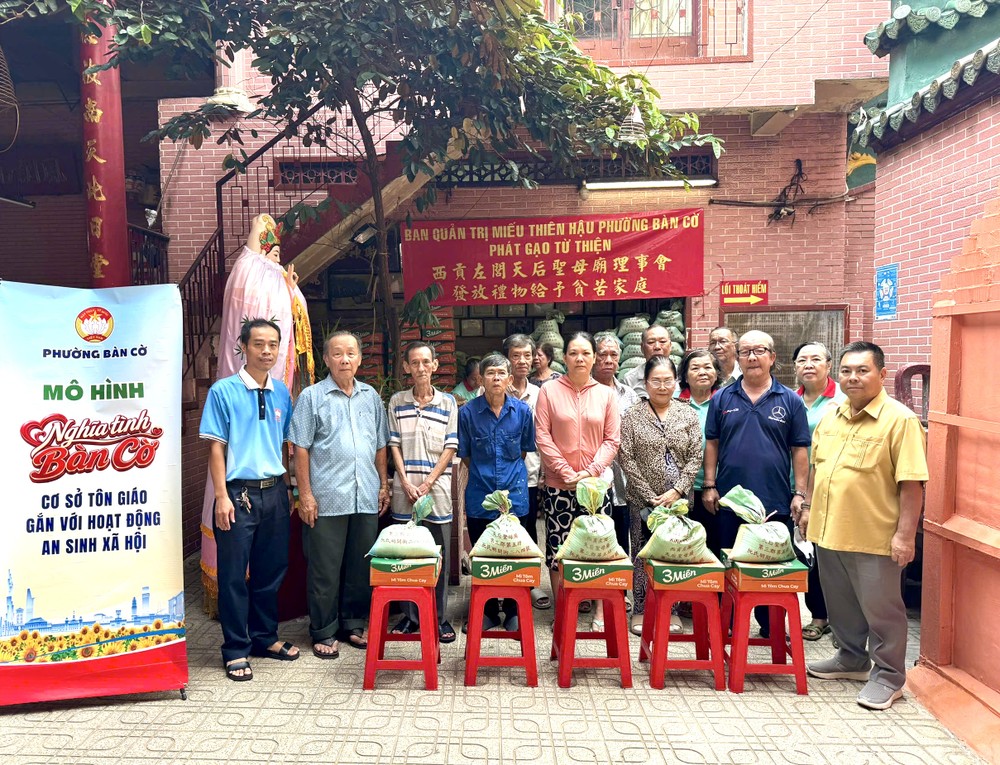 IMG_4799.jpeg-người-hoa