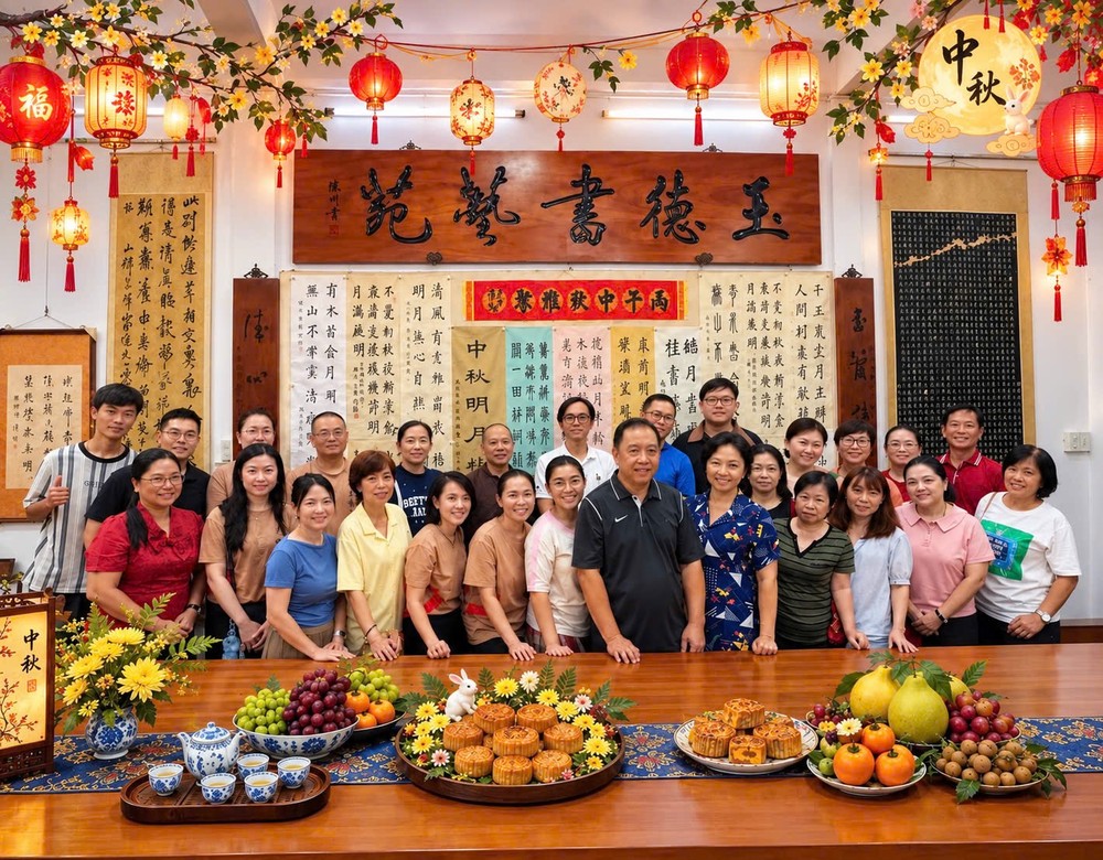 林汉城老师玉学员们济济一堂。仁建/摄