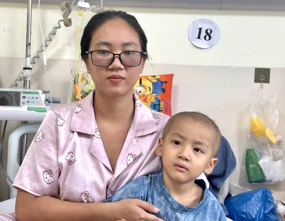 丈夫幼子接连患癌 少妇独撑家庭盼援手