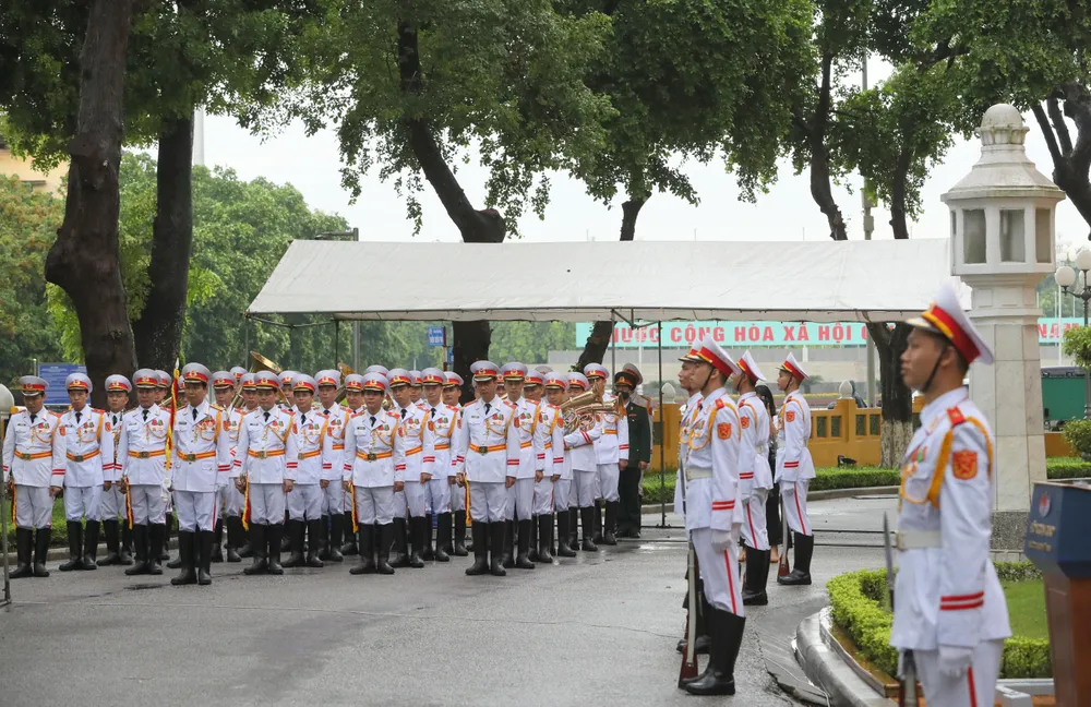 Lễ thượng cờ ASEAN nhân dịp 25 năm Việt Nam là thành viên chính thức ảnh 4
