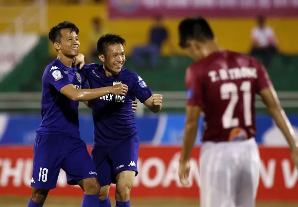 B.Bình Dương thực hiện cuộc lội ngược dòng ấn tượng trên sân Thống Nhất (ảnh: ANH KHOA)