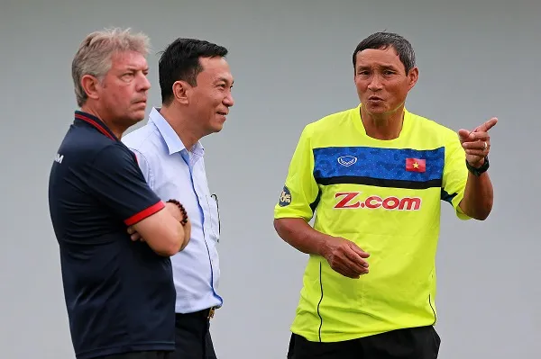 HLV Mai Đức Chung lo lắng phong độ của Công Phượng ảnh 1