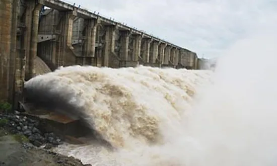 Hồ đập căng nước, lũ tràn diện rộng, Bộ NN-PTNT lên “kịch bản” xấu nhất cho miền Trung ảnh 2