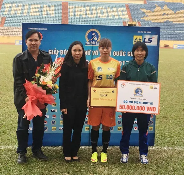 TPHCM I thắng trận thứ 12 liên tiếp, lập thêm kỷ lục ảnh 1