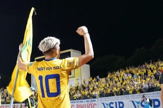 Trực tiếp lượt về chung kết Cúp quốc gia 2017: SLNA giành Cúp sau chiến thắng 5-1 ảnh 2