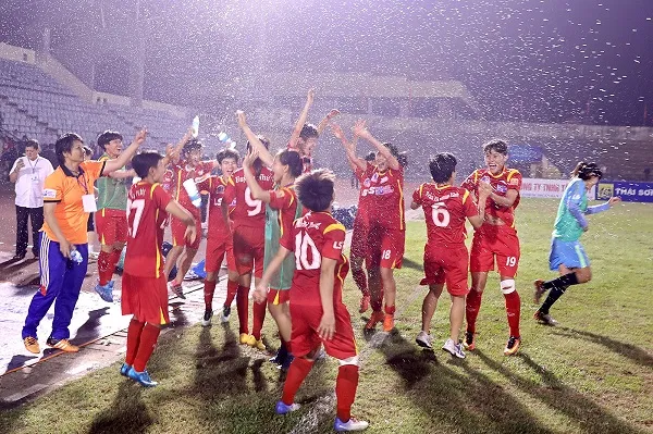 Đội TPHCM I bảo vệ thành công ngôi Hậu ảnh 1