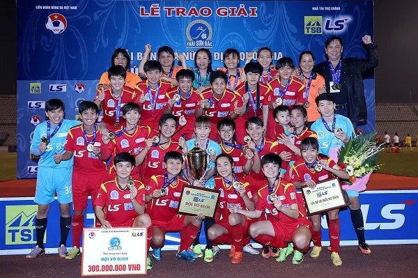 Đội TPHCM I lần thứ 7 đăng quang giải quốc gia. Ảnh: MINH HOÀNG