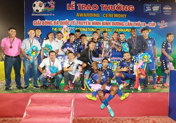 B.Bình Dương với lần thứ 6 đăng quang. Ảnh: TRẦN QUÝ