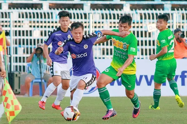 Đội Cần Thơ phản ứng trọng tài sau trận thua đậm trước Hà Nội ảnh 1