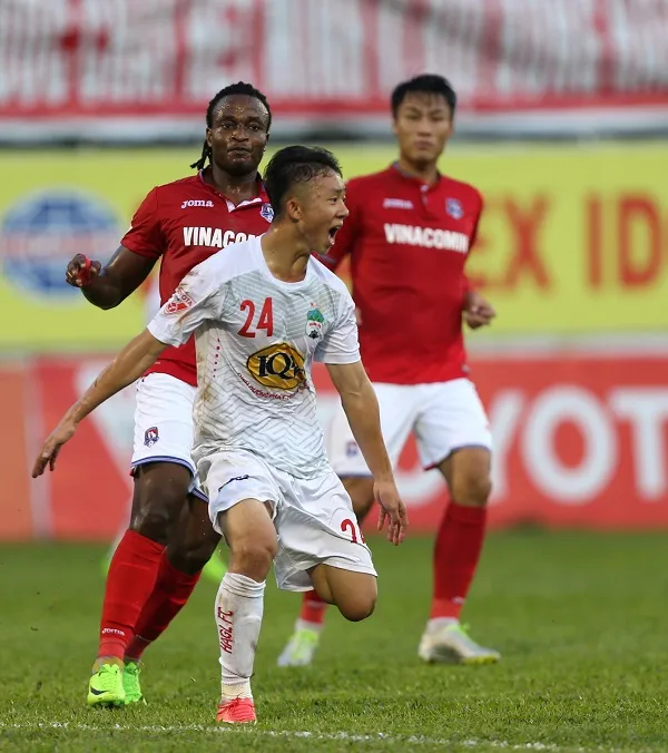 HA.GL gặp nhiều áp lực tâm lý khi tiếp Than Quảng Ninh vào chiều 9-4. Ảnh: MINH TRẦN