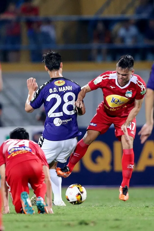 Tăng Tiến bị cấm thi đấu 5 trận ảnh 1