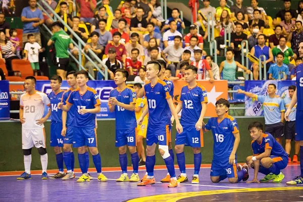 Hanoi Bufaloes giành chức vô địch trong trận cầu có tới 12 bàn thắng ảnh 1